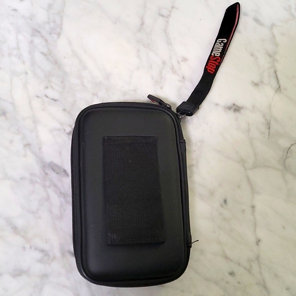 Original Nintendo DS case. Hold the device and 12 games! - Picture 3 of 9